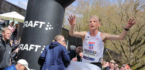 Simonsen slår til i Barcelona: Dansk rekord på halvmaraton - 61:11